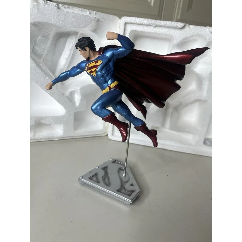 Superman The Man Of Steel Kenneth Rocafort Statue DC Collectibles 1538/5200